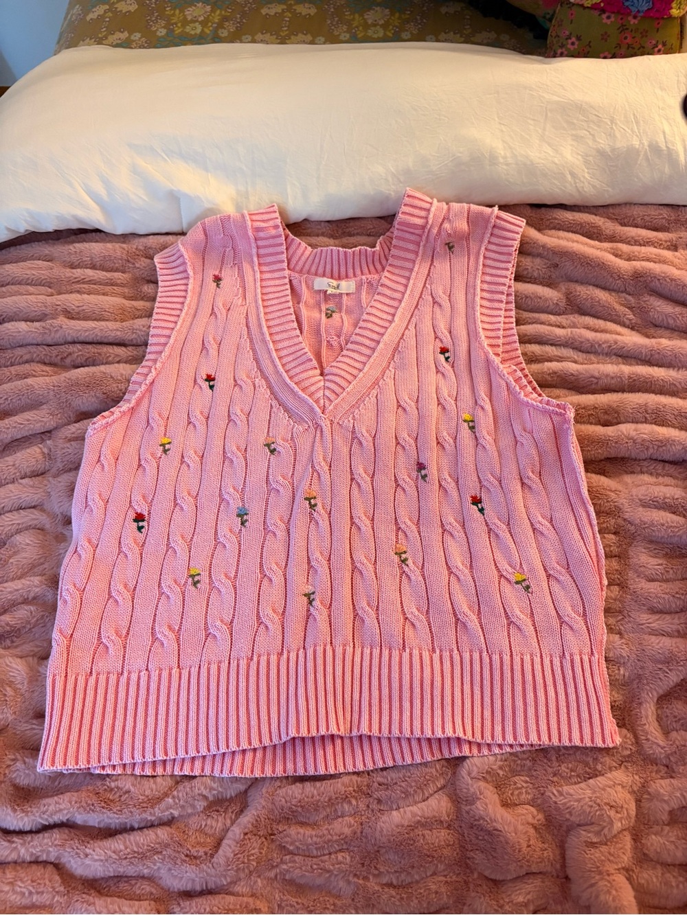 Three Bird Nest Pink Cable Knit V‑Neck Embroidered Sweater Vest